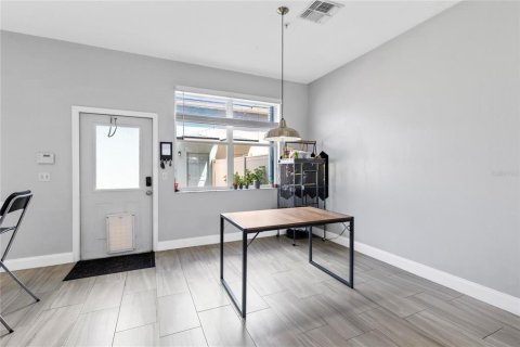 Adosado en venta en Orlando, Florida, 3 dormitorios, 130.34 m2 № 2203570 - foto 5
