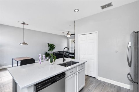 Adosado en venta en Orlando, Florida, 3 dormitorios, 130.34 m2 № 2203570 - foto 8
