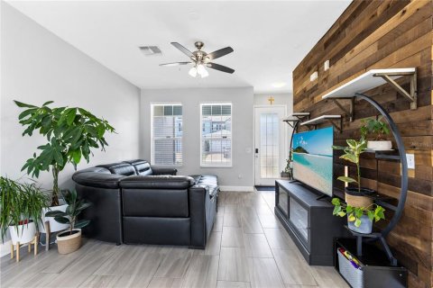 Adosado en venta en Orlando, Florida, 3 dormitorios, 130.34 m2 № 2203570 - foto 2