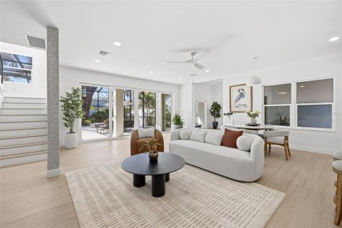 Casa en venta en Saint Petersburg, Florida, 5 dormitorios, 419.73 m2 № 2107371 - foto 15