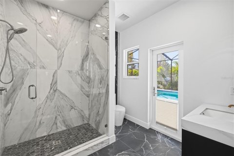 Casa en venta en Saint Petersburg, Florida, 5 dormitorios, 419.73 m2 № 2107371 - foto 23