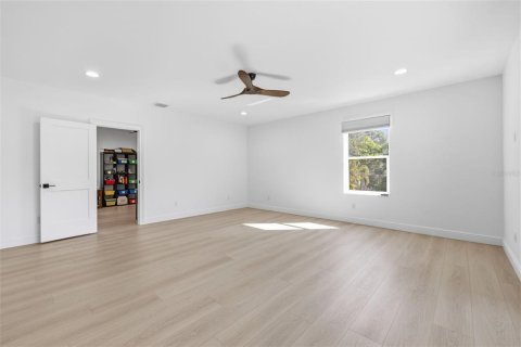 Casa en venta en Saint Petersburg, Florida, 5 dormitorios, 419.73 m2 № 2107371 - foto 27