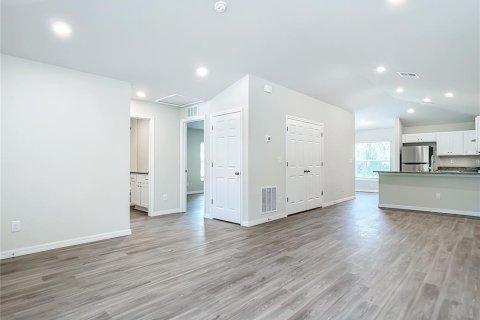 Immobilier commercial à vendre à Englewood, Floride: 4 chambres, 192.12 m2 № 2406525 - photo 3