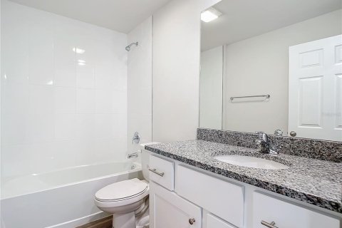 Immobilier commercial à vendre à Englewood, Floride: 4 chambres, 192.12 m2 № 2406525 - photo 9