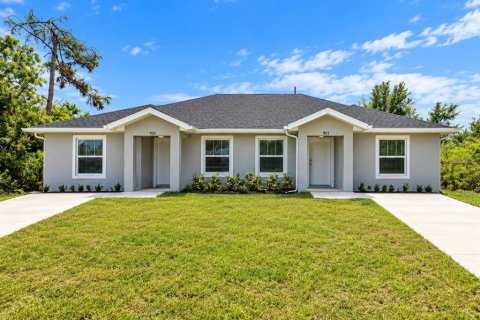 Immobilier commercial à Englewood, Floride 4 chambres, 192.12 m2 № 2406525