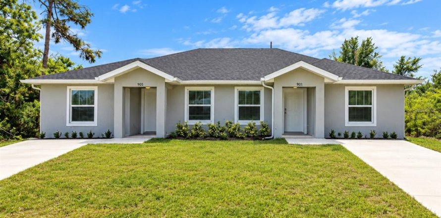 Immobilier commercial à Englewood, Floride 4 chambres, 192.12 m2 № 2406525