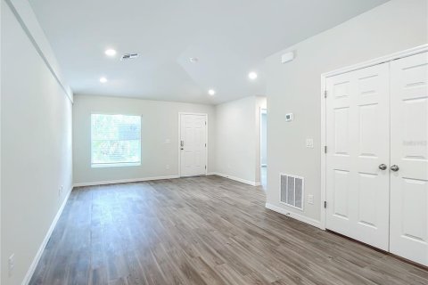 Immobilier commercial à vendre à Englewood, Floride: 4 chambres, 192.12 m2 № 2406525 - photo 4