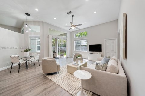 Villa ou maison à louer à Weston, Floride: 5 chambres, 281.22 m2 № 1925233 - photo 14