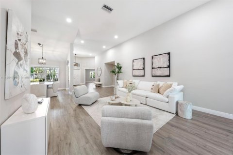 Villa ou maison à louer à Weston, Floride: 5 chambres, 281.22 m2 № 1925233 - photo 7