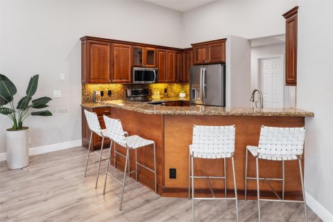 Villa ou maison à louer à Weston, Floride: 5 chambres, 281.22 m2 № 1925233 - photo 10