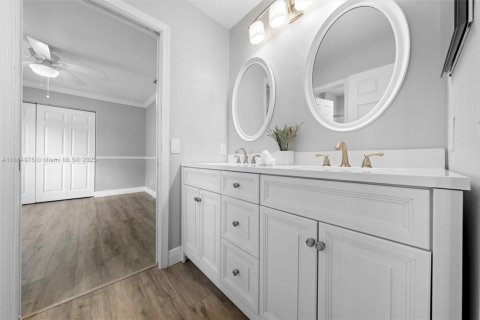 Villa ou maison à louer à Weston, Floride: 5 chambres, 281.22 m2 № 1925233 - photo 24