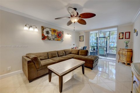 Condo in Fort Lauderdale, Florida, 2 bedrooms  № 2054020 - photo 7