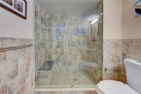 Condo in Fort Lauderdale, Florida, 2 bedrooms  № 2054020 - photo 16