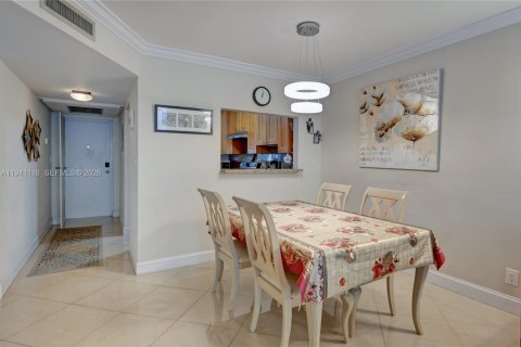 Condo in Fort Lauderdale, Florida, 2 bedrooms  № 2054020 - photo 6