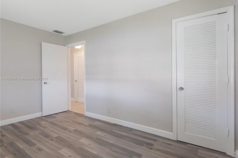 House in Tamarac, Florida 2 bedrooms, 99.22 sq.m. № 1980088 - photo 21