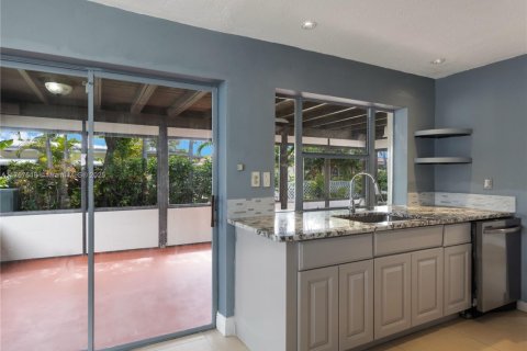 House in Tamarac, Florida 2 bedrooms, 99.22 sq.m. № 1980088 - photo 11