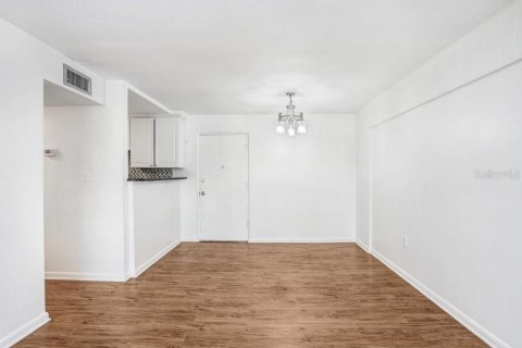 Condo in Tampa, Florida, 1 bedroom  № 1874093 - photo 10