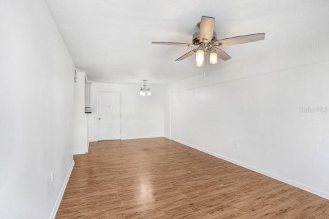Condo in Tampa, Florida, 1 bedroom  № 1874093 - photo 13