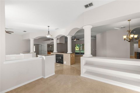House in Citrus Springs, Florida 4 bedrooms, 319.68 sq.m. № 1899889 - photo 12