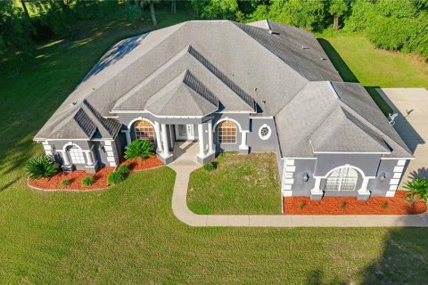 House in Citrus Springs, Florida 4 bedrooms, 319.68 sq.m. № 1899889 - photo 1