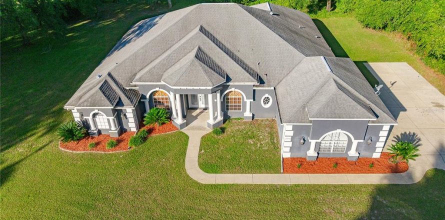 House in Citrus Springs, Florida 4 bedrooms, 319.68 sq.m. № 1899889