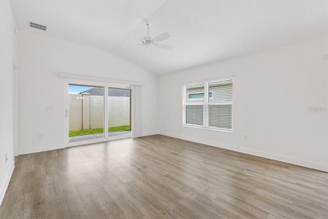 House in The Villages, Florida 3 bedrooms, 139.26 sq.m. № 1816702 - photo 13
