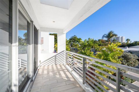 Touwnhouse à vendre à Fort Lauderdale, Floride: 3 chambres, 236.71 m2 № 2023746 - photo 19