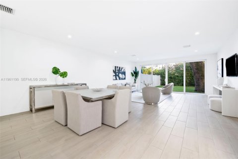 Touwnhouse à vendre à Fort Lauderdale, Floride: 3 chambres, 236.71 m2 № 2023746 - photo 8