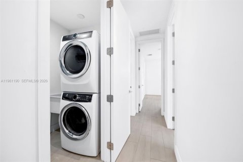 Touwnhouse à vendre à Fort Lauderdale, Floride: 3 chambres, 236.71 m2 № 2023746 - photo 26