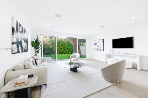 Touwnhouse à vendre à Fort Lauderdale, Floride: 3 chambres, 236.71 m2 № 2023746 - photo 9