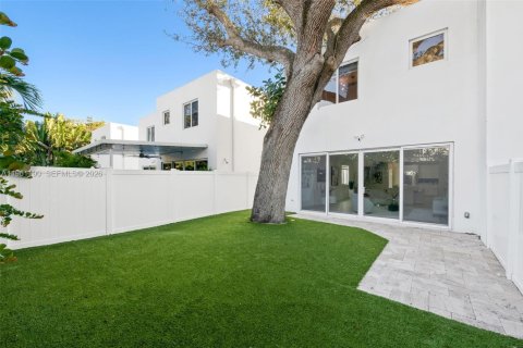 Touwnhouse à vendre à Fort Lauderdale, Floride: 3 chambres, 236.71 m2 № 2023746 - photo 27