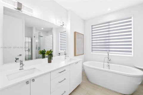 Touwnhouse à vendre à Fort Lauderdale, Floride: 3 chambres, 236.71 m2 № 2023746 - photo 18