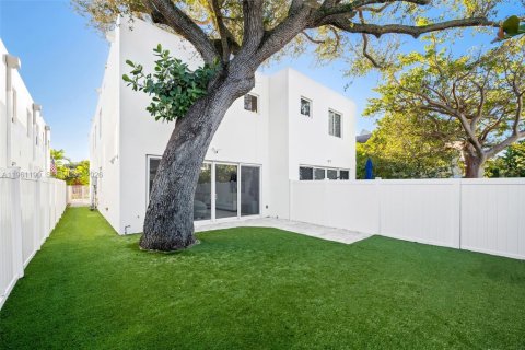 Touwnhouse à vendre à Fort Lauderdale, Floride: 3 chambres, 236.71 m2 № 2023746 - photo 28