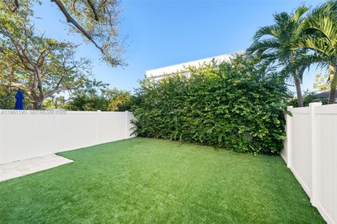 Touwnhouse à vendre à Fort Lauderdale, Floride: 3 chambres, 236.71 m2 № 2023746 - photo 29