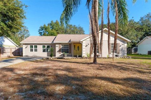 House in Lady Lake, Florida 3 bedrooms, 142.51 sq.m. № 1751085 - photo 3