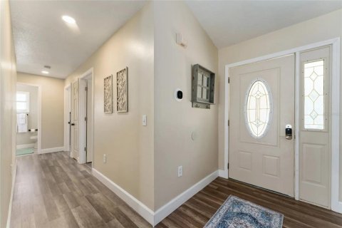 House in Lady Lake, Florida 3 bedrooms, 142.51 sq.m. № 1751085 - photo 5