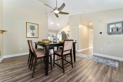 House in Lady Lake, Florida 3 bedrooms, 142.51 sq.m. № 1751085 - photo 11