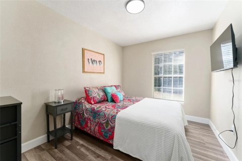 House in Lady Lake, Florida 3 bedrooms, 142.51 sq.m. № 1751085 - photo 19