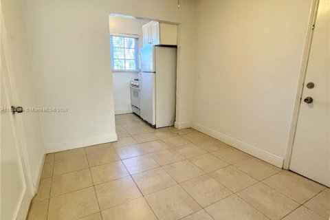 Propiedad comercial en venta en Miami Beach, Florida № 1763912 - foto 20