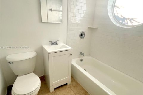 Propiedad comercial en venta en Miami Beach, Florida № 1763912 - foto 18