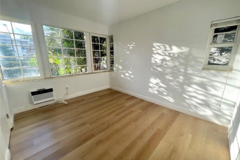 Propiedad comercial en venta en Miami Beach, Florida № 1763912 - foto 17