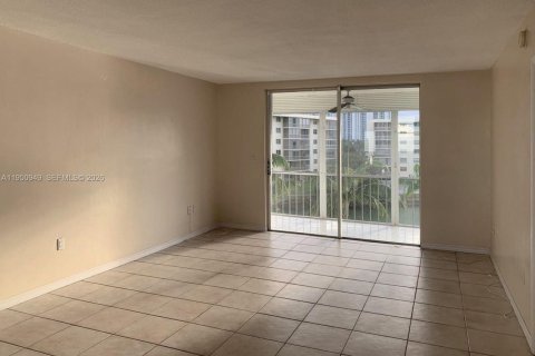 Купить кондоминиум в Авентура, Флорида 1 спальня, 70.88м2, № 2007072 - фото 2