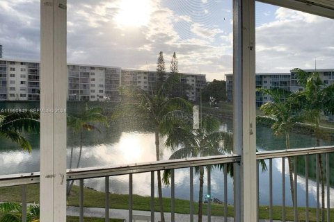 Купить кондоминиум в Авентура, Флорида 1 спальня, 70.88м2, № 2007072 - фото 14