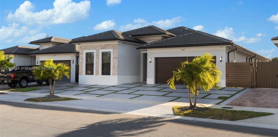 Casa en Miami, Florida 4 dormitorios, 185.53 m2 № 1867696