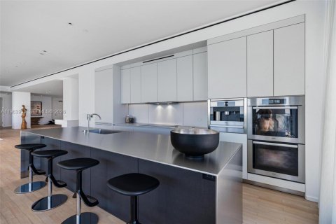 Condo in Miami Beach, Florida, 4 bedrooms  № 2026209 - photo 22
