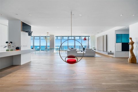 Condo in Miami Beach, Florida, 4 bedrooms  № 2026209 - photo 15