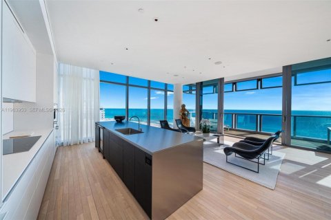 Condo in Miami Beach, Florida, 4 bedrooms  № 2026209 - photo 19