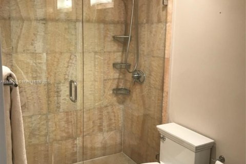 Condominio en alquiler en Miami Beach, Florida, 50.63 m2 № 1812378 - foto 16