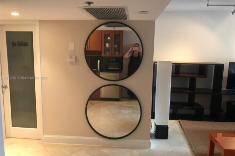 Condominio en alquiler en Miami Beach, Florida, 50.63 m2 № 1812378 - foto 10