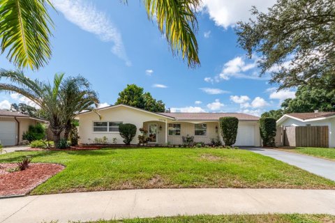 House in Clearwater, Florida 3 bedrooms, 139.17 sq.m. № 2347102